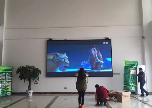 LED全彩顯示屏如何與移動設(shè)備連接?？長沙吉進電子告訴你